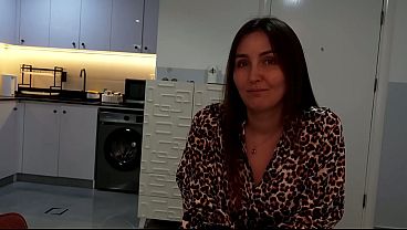 Dì ghẻ biết cách làm con trai dịu lại Dì ghẻ biết cách làm con trai dịu lại