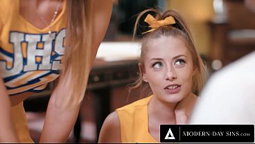Modern-Day Sins: Mấy em cheerleader mê anal rủ nhau dụ huấn luyện viên 3some