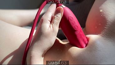 Âm vật tôi đang trải nghiệm cảm giác hoàn toàn mới [Lip Tease Vibrator – TheBadPeach]